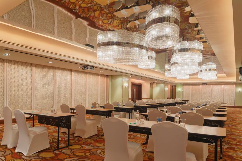 Holiday Inn Orchard City Centre 4*