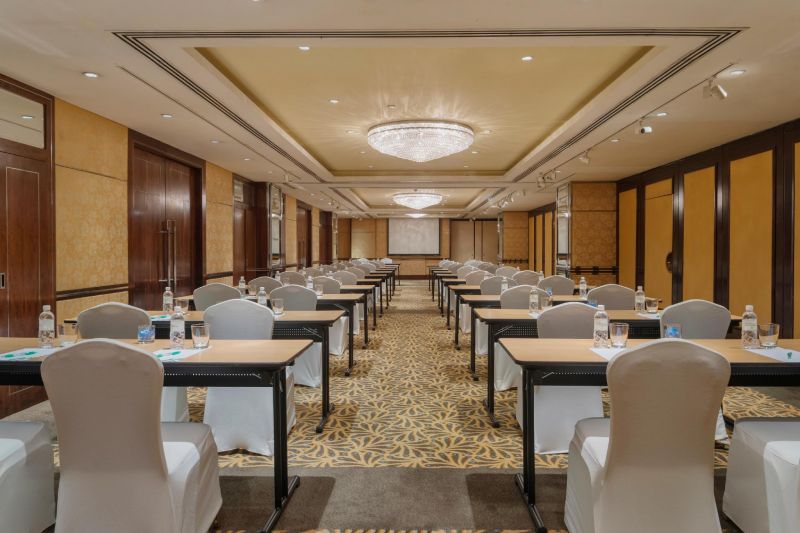 Holiday Inn Orchard City Centre 4*