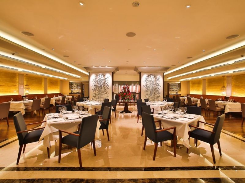 Holiday Inn Orchard City Centre 4*
