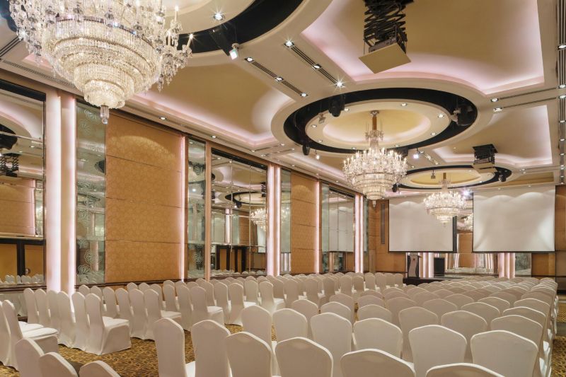 Holiday Inn Orchard City Centre 4*