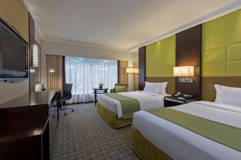 Holiday Inn Orchard City Centre 4*