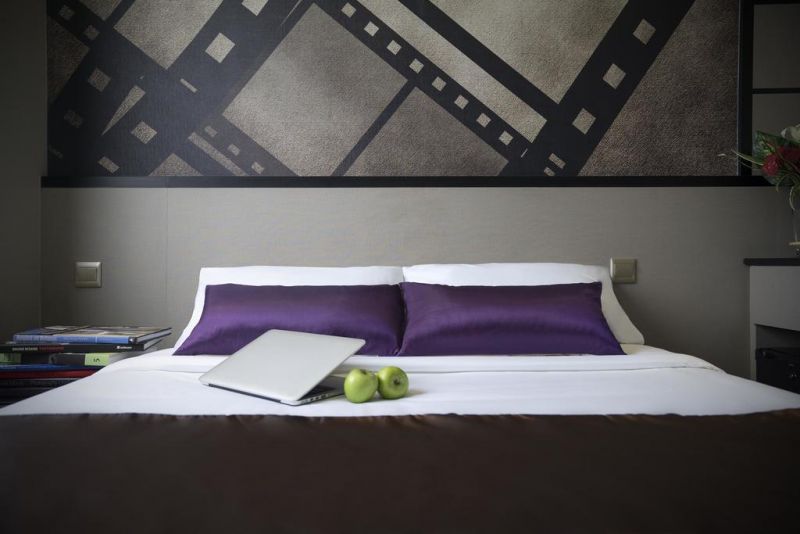 Hotel 81 Premier Hollywood 2*