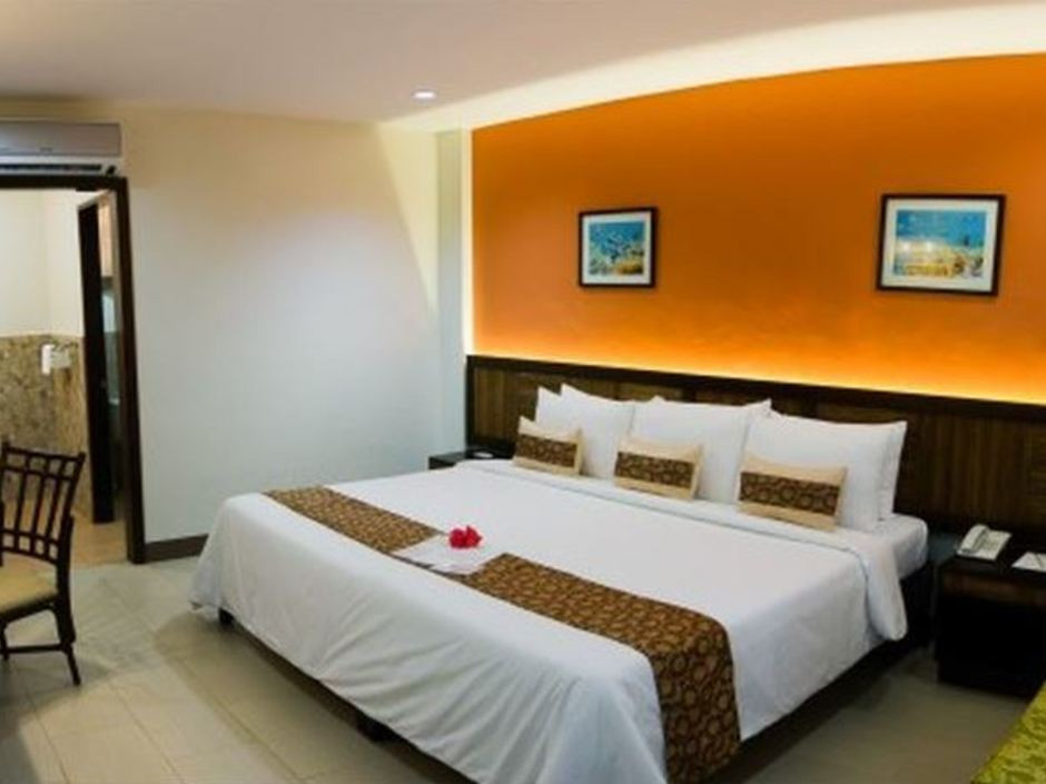 Bohol Beach Club 4*