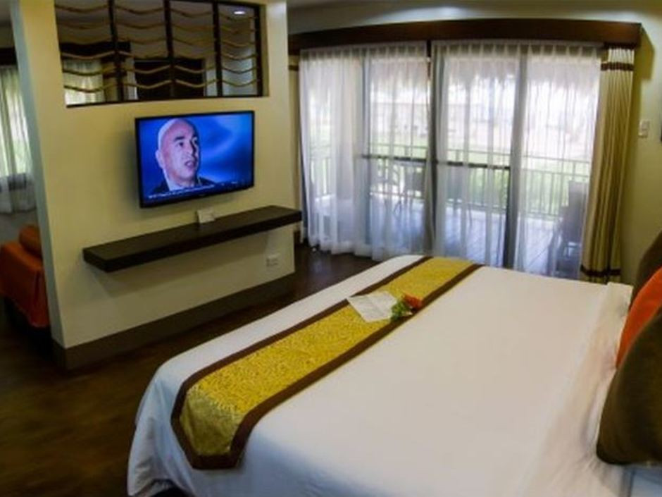 Bohol Beach Club 4*