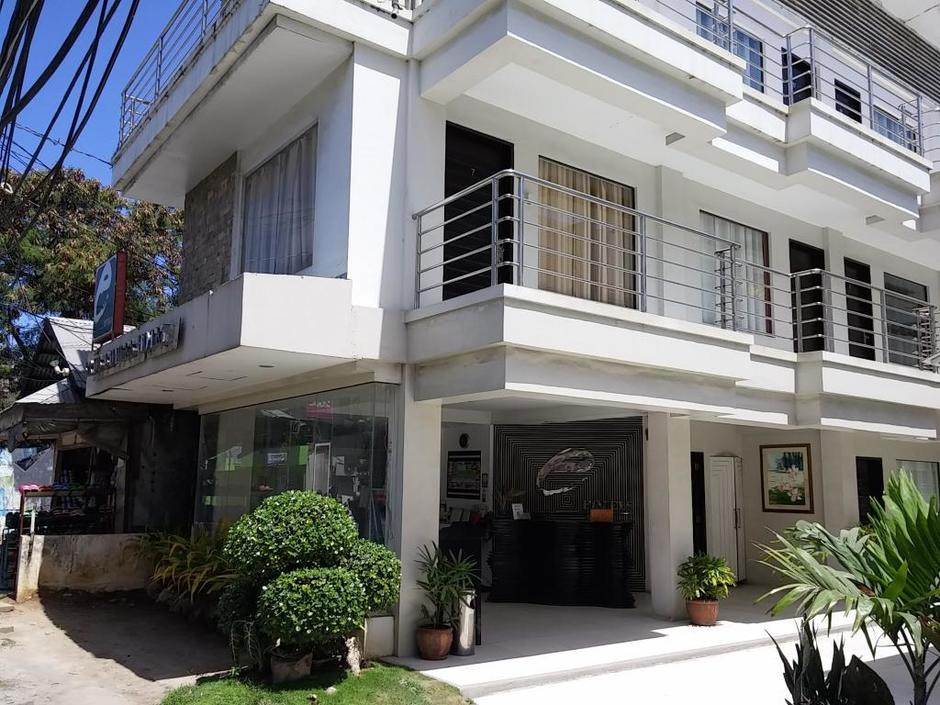 Erus Suites Hotel 3*