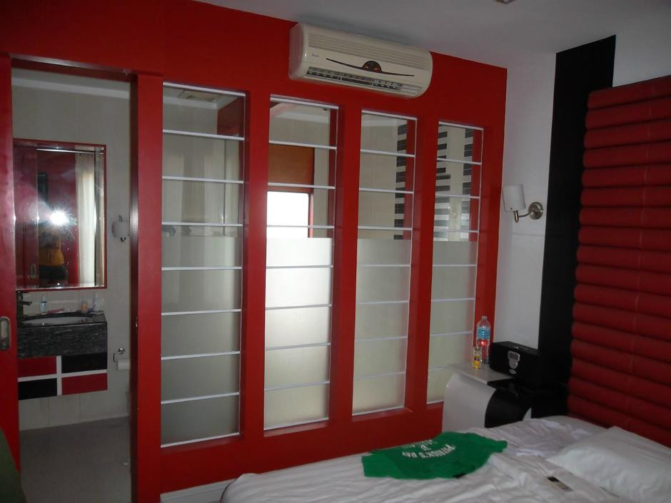 Erus Suites Hotel 3*