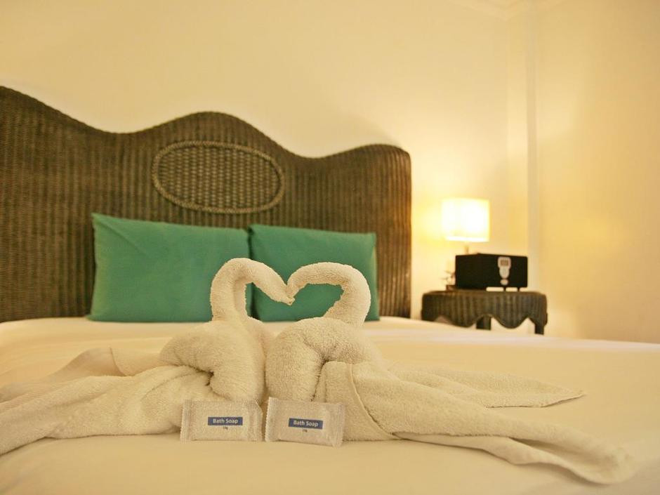 Erus Suites Hotel 3*