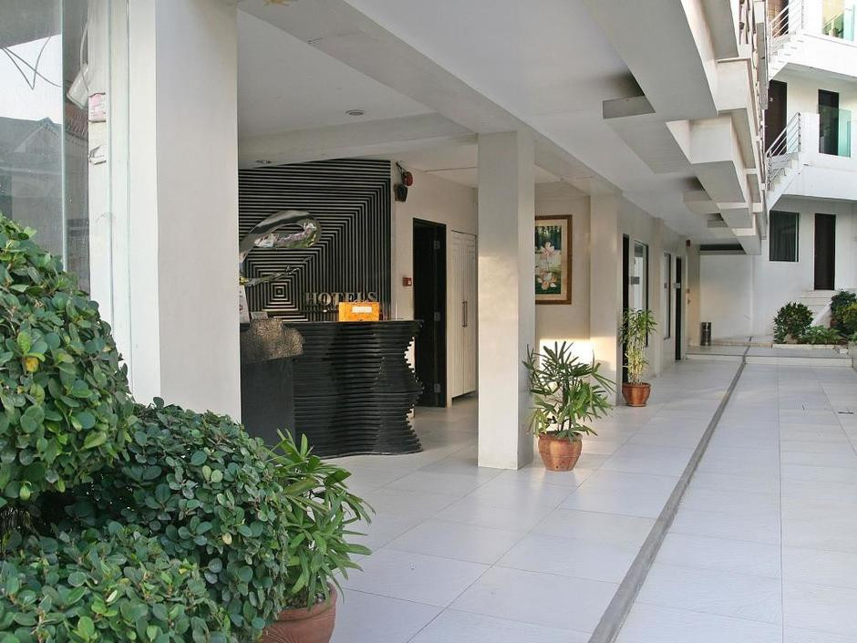 Erus Suites Hotel 3*