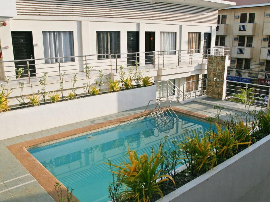 Erus Suites Hotel 3*