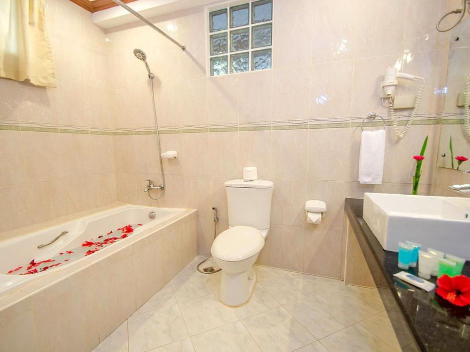Jonys Beach Resort 3*