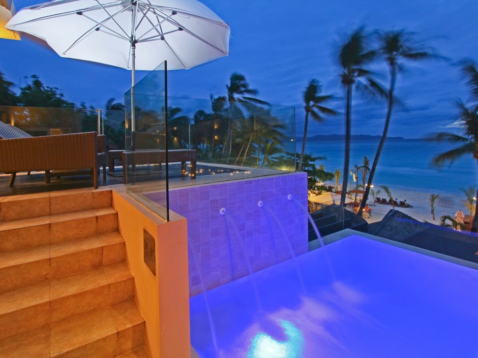 Two Seasons Resort 4*