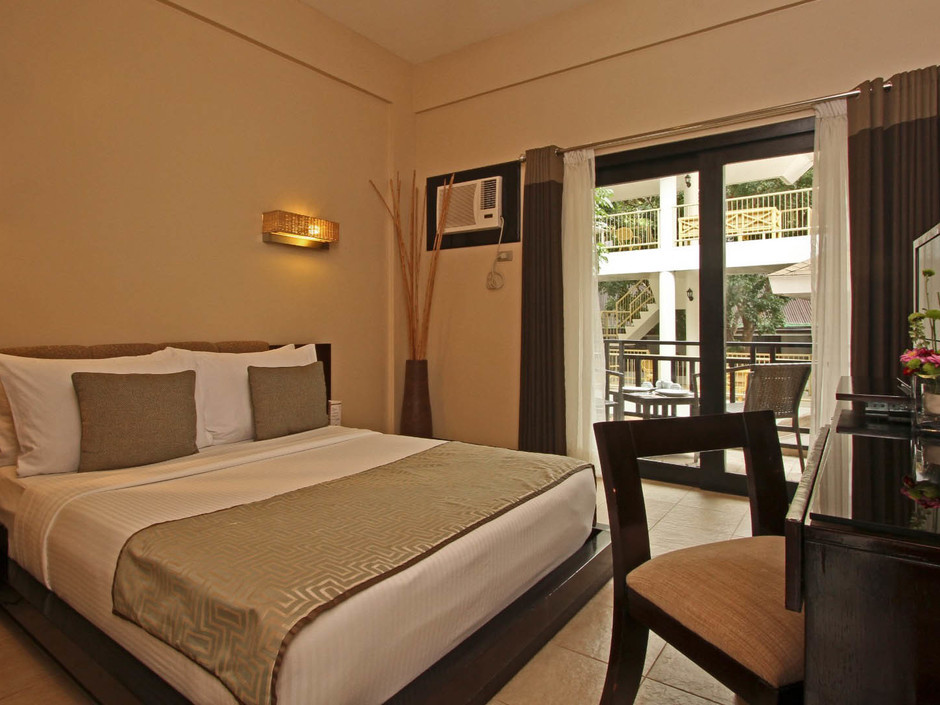 Two Seasons Resort 4*