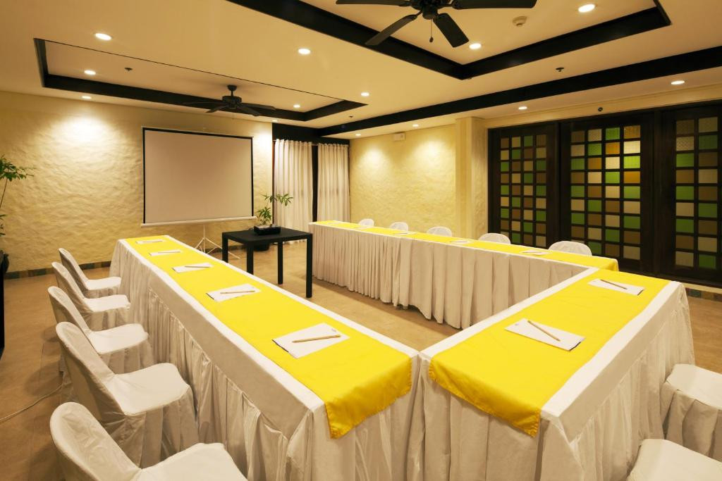 Microtel Boracay 4*