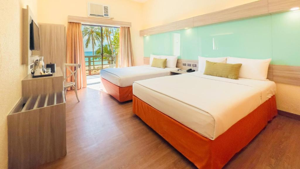 Microtel Boracay 4*
