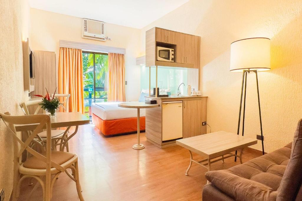 Microtel Boracay 4*