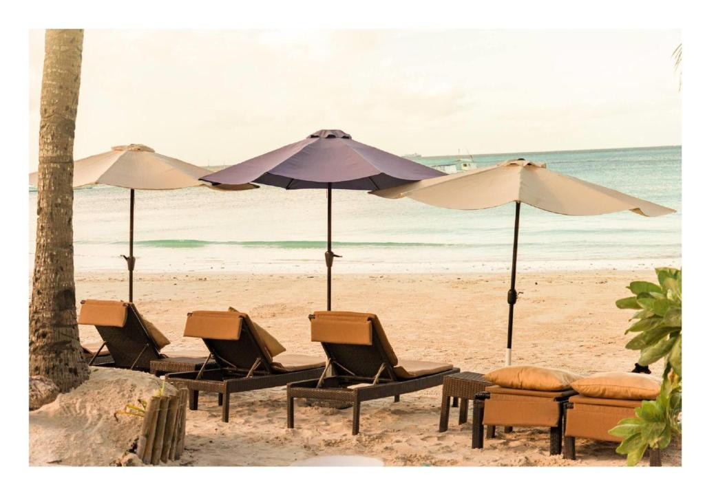 Microtel Boracay 4*