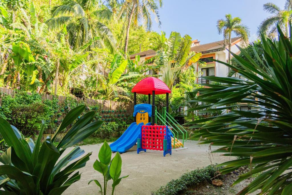 Microtel Boracay 4*