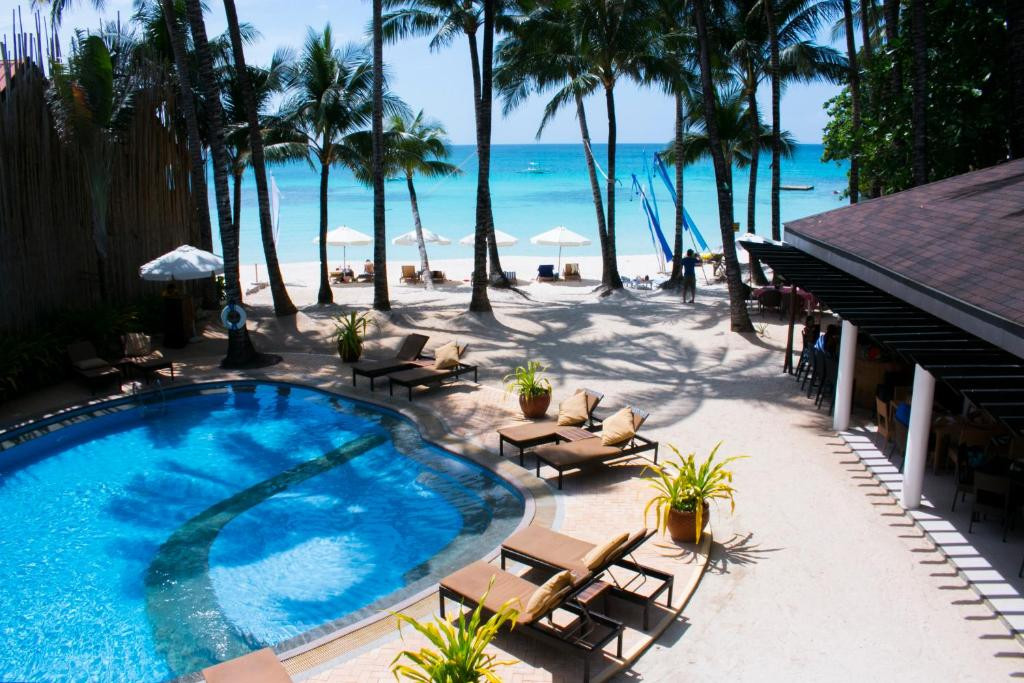Microtel Boracay 4*