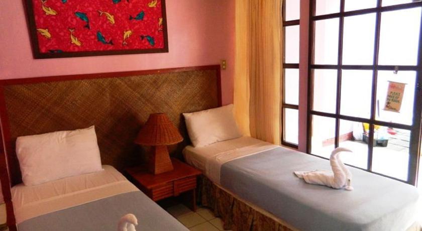 Club Ten Beach Resort 3*