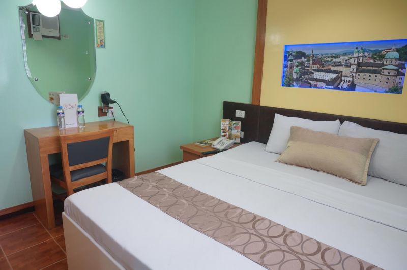 Eurotel Makati 3*