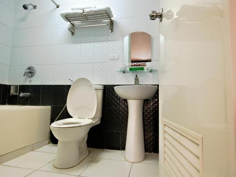 Eurotel Makati 3*