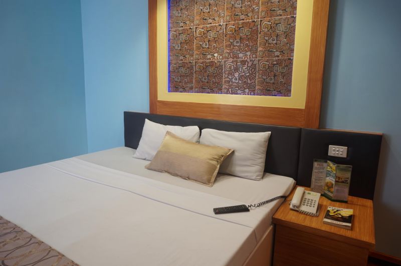 Eurotel Makati 3*