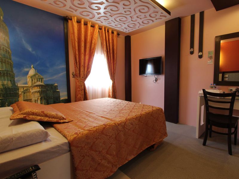 Eurotel Makati 3*