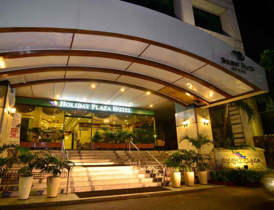 Holiday Plaza 4*