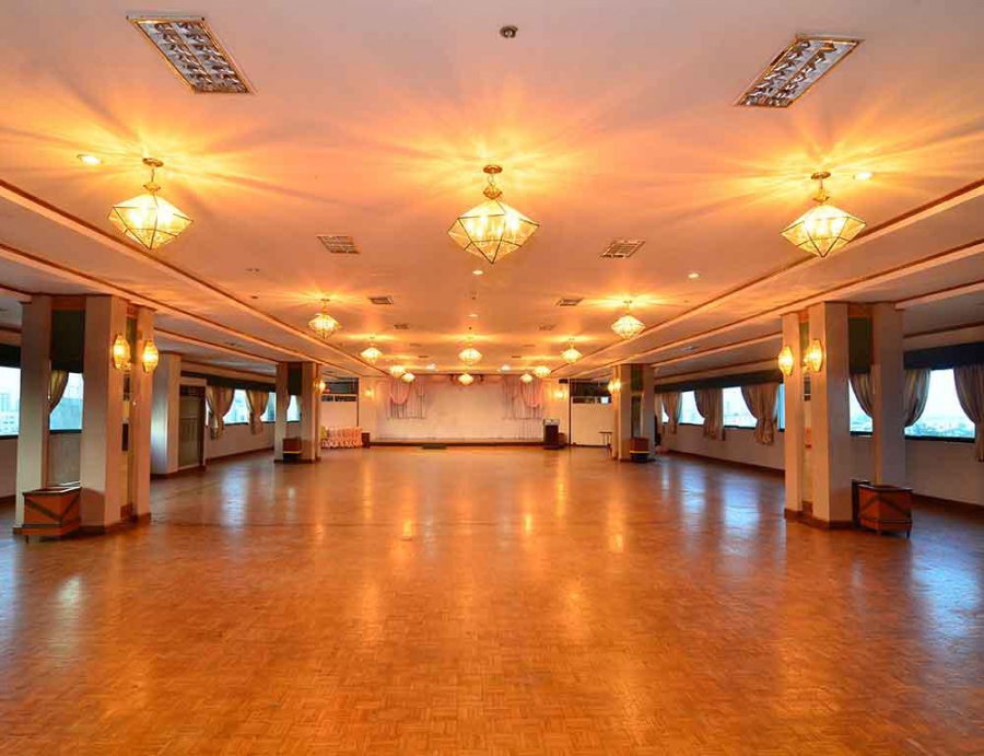 Holiday Plaza 4*