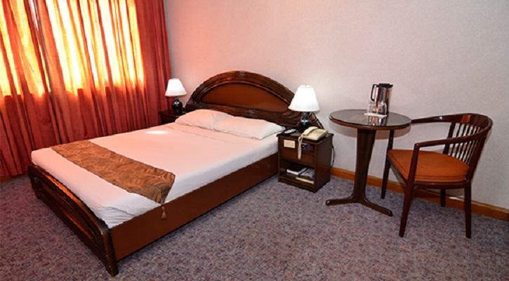 Holiday Plaza 4*
