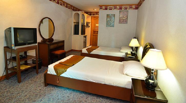 Holiday Plaza 4*