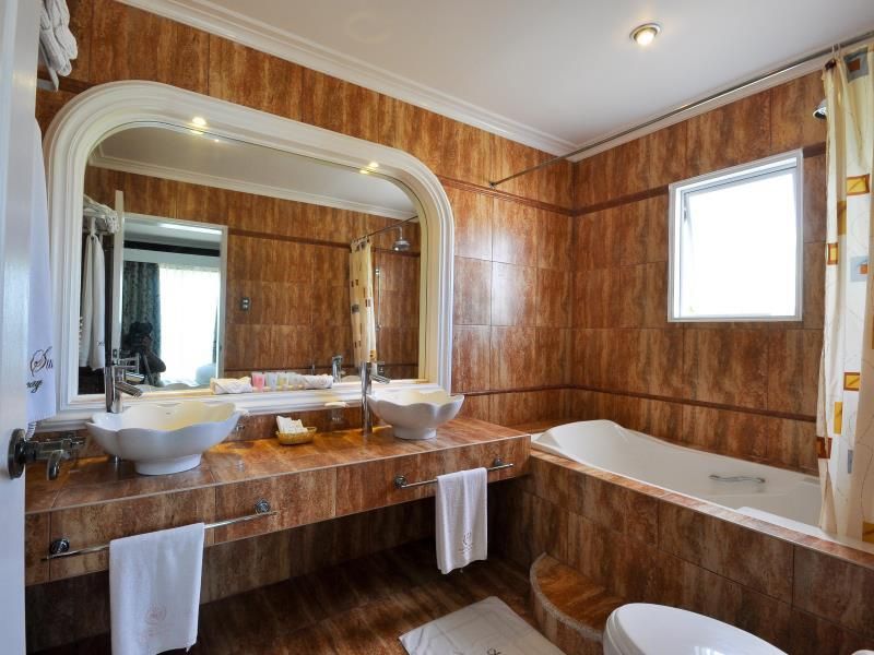 Monaco Suites De Boracay 5*
