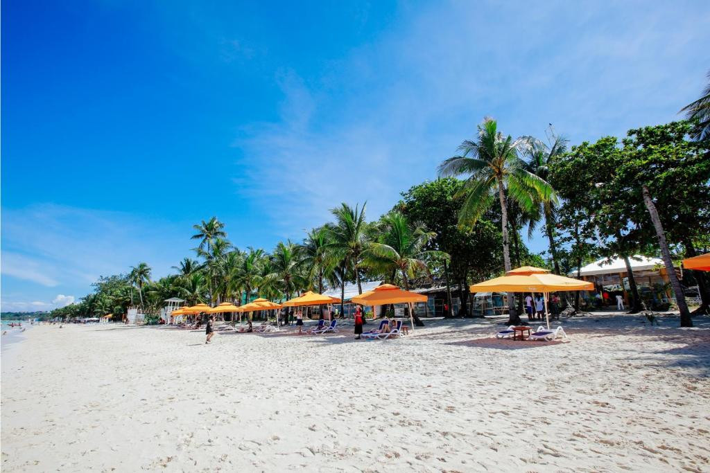 Paradise Garden Hotel & Convention Center 4*