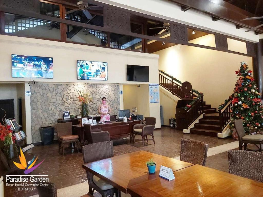 Paradise Garden Hotel & Convention Center 4*