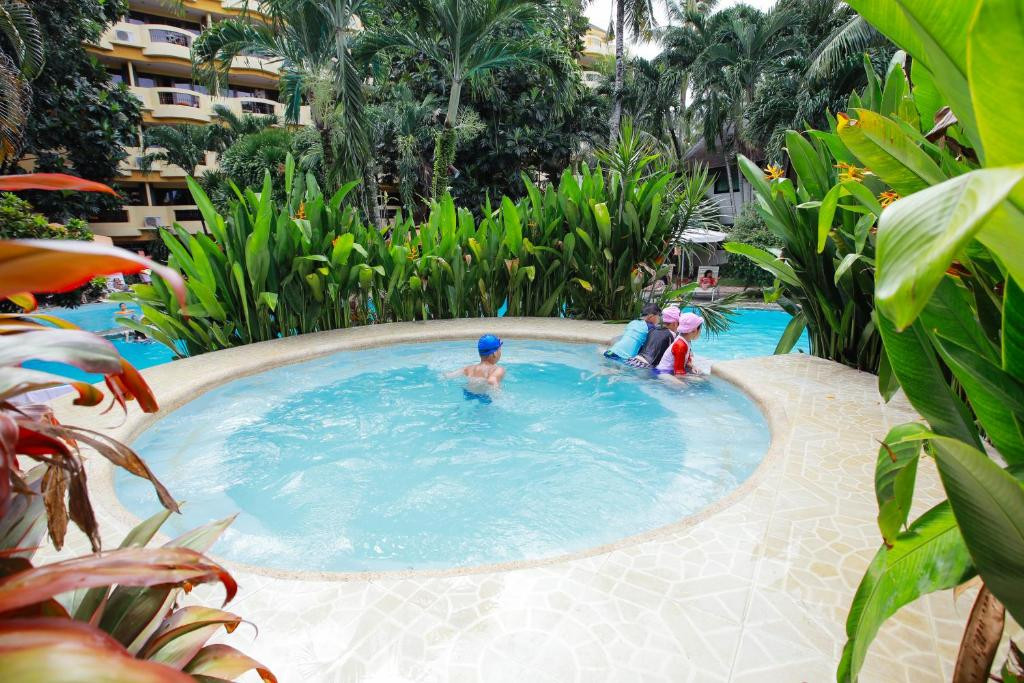 Paradise Garden Hotel & Convention Center 4*