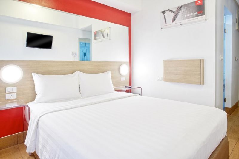 Red Planet Makati Manila 2*