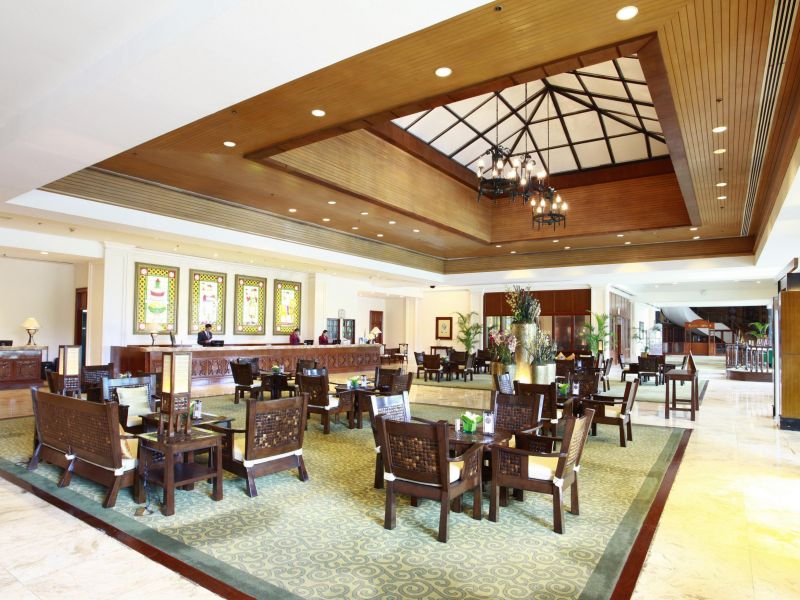 Waterfront Airport Hotel & Casino 4*
