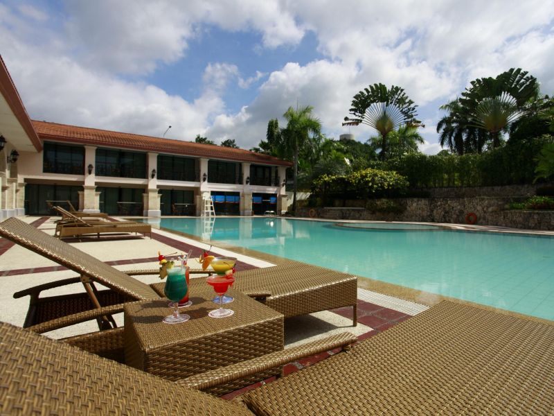 Waterfront Airport Hotel & Casino 4*