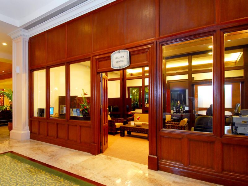 Waterfront Airport Hotel & Casino 4*