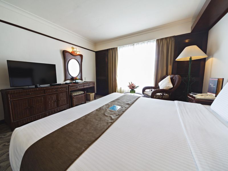 Waterfront Airport Hotel & Casino 4*