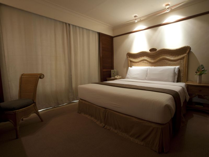 Waterfront Airport Hotel & Casino 4*