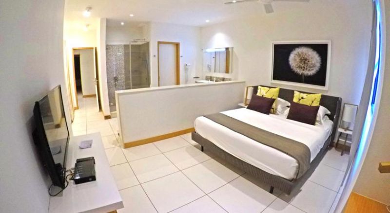 Latitude Apart 4*