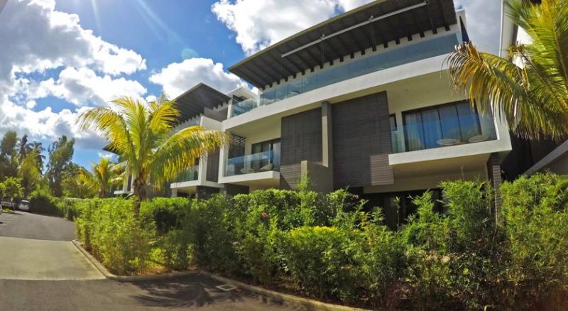 Latitude Apart 4*