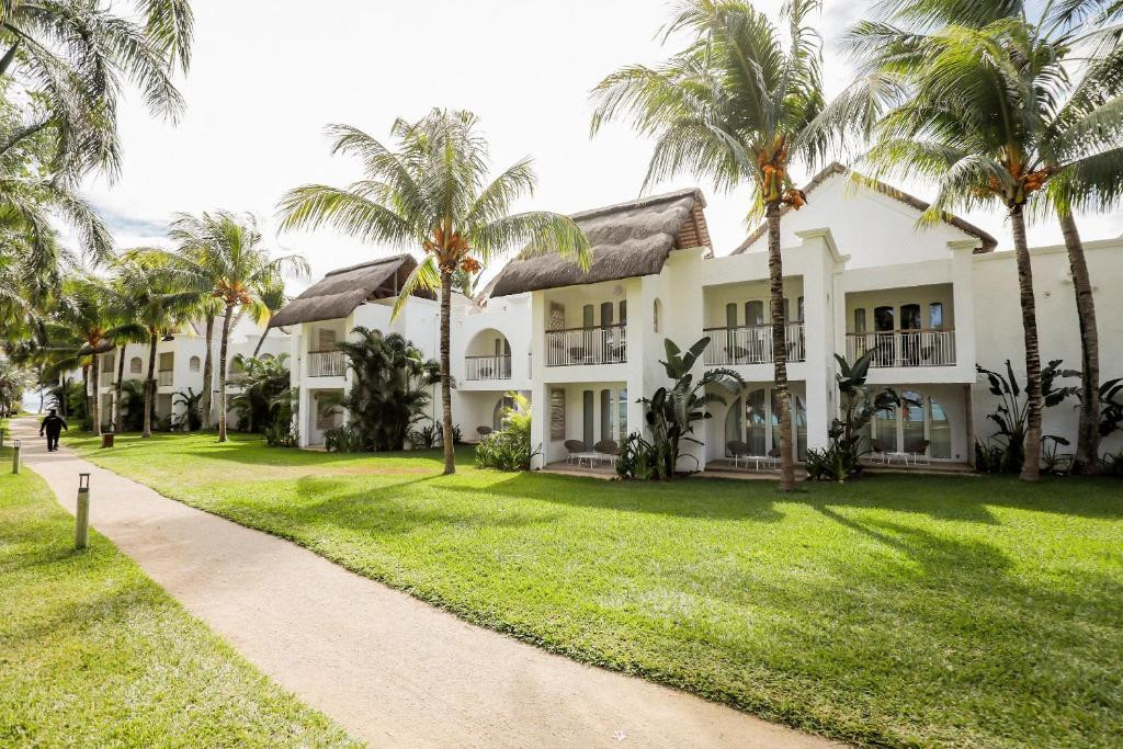 Canonnier Beachcomber Golf Resort & Spa 4*