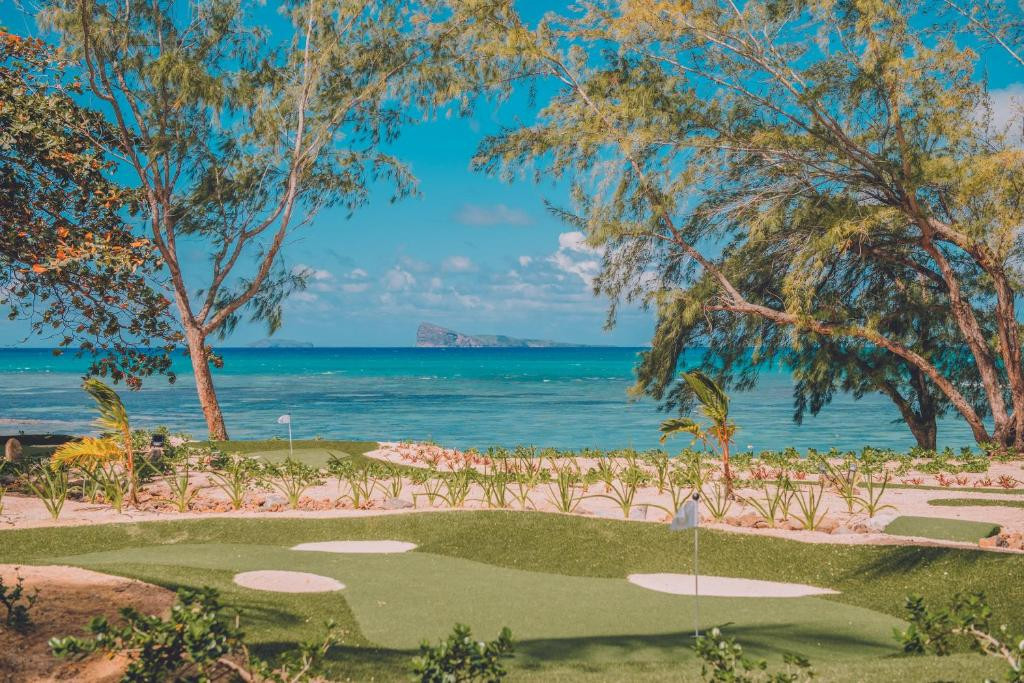 Canonnier Beachcomber Golf Resort & Spa 4*