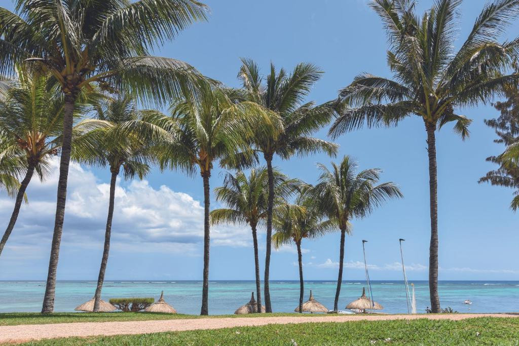 Canonnier Beachcomber Golf Resort & Spa 4*