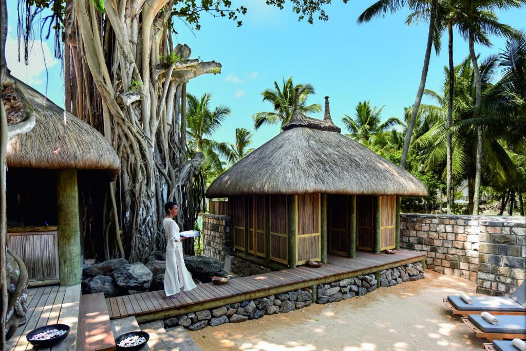 Canonnier Beachcomber Golf Resort & Spa 4*