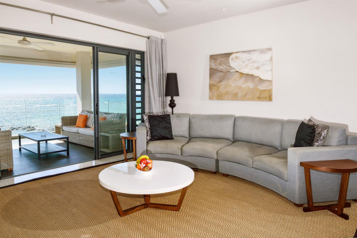 Leora Apt 3*