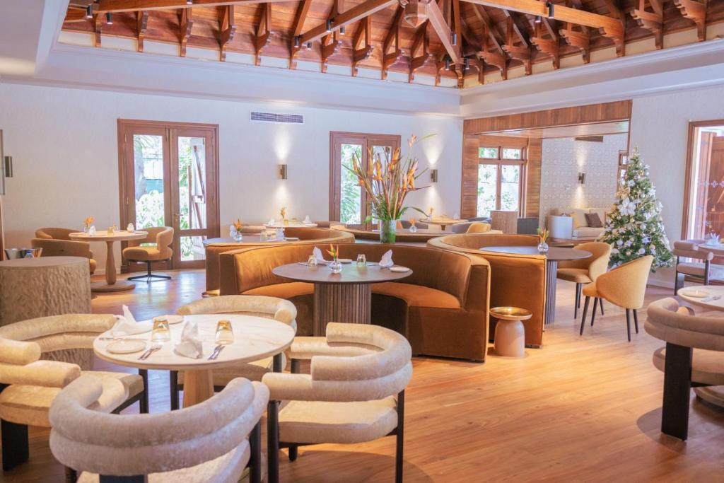 Maradiva Villas Resort & Spa 5*