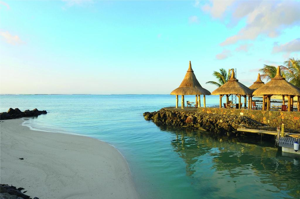 Paradis Beachcomber Golf Resort & Spa 5*